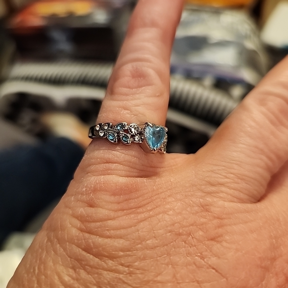 Silver Plated Heart Shaped Ring - Picture 4 of 5